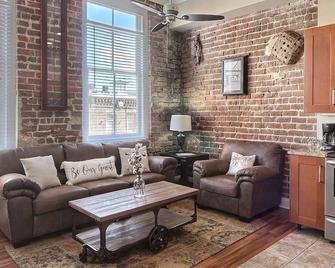Heated Pool Access | 5Clean | Flex Cancelation - Savannah - Sala de estar