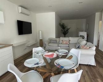 Charming 1-bedroom apartment in delightful Praia da Vitória with AC, WiFi - Praia da Vitoria - Essbereich