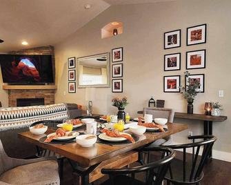 New Whispering Canyons + Pets Ok+ Antelope & Horseshoe Bend - Page - Dining room