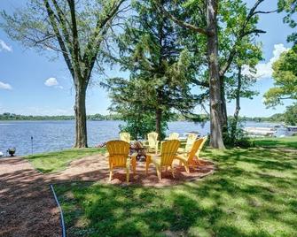White Pine Villa-Hot tub, Kayaks, Ice Fishing - Waterford - Patio