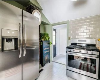 Escape to Our Dog-Friendly Cottage in Washington Depot! - Washington - Кухня