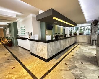 Hotel Royalty - ורה קרוז - דלפק קבלה