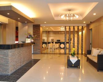 Magallanes Square Hotel - Tagaytay - Recepción