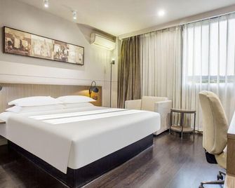 Jinjiang Inn Select Zhenjiang Wanda Plaza Xijindu - Zhenjiang - Bedroom