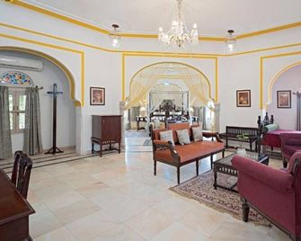 Alsisar Mahal- Heritage Palace Hotel - Alsīsar - Lobby