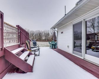 Lovely Interlaken Home w/ Fire Pit & Yard! - Interlaken - Patio