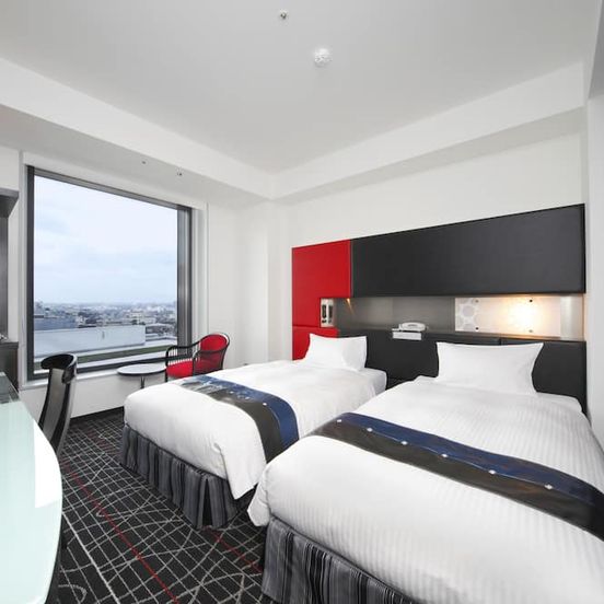 Bedroom view of New Otani Inn Yokohama Premium