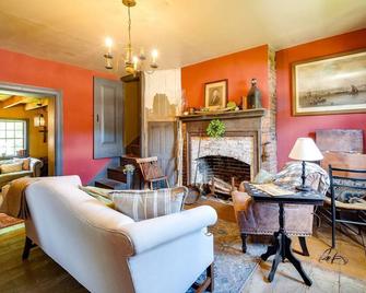 Cumberland House A Cozy Historical Stay - Lewisburg - Sala de estar