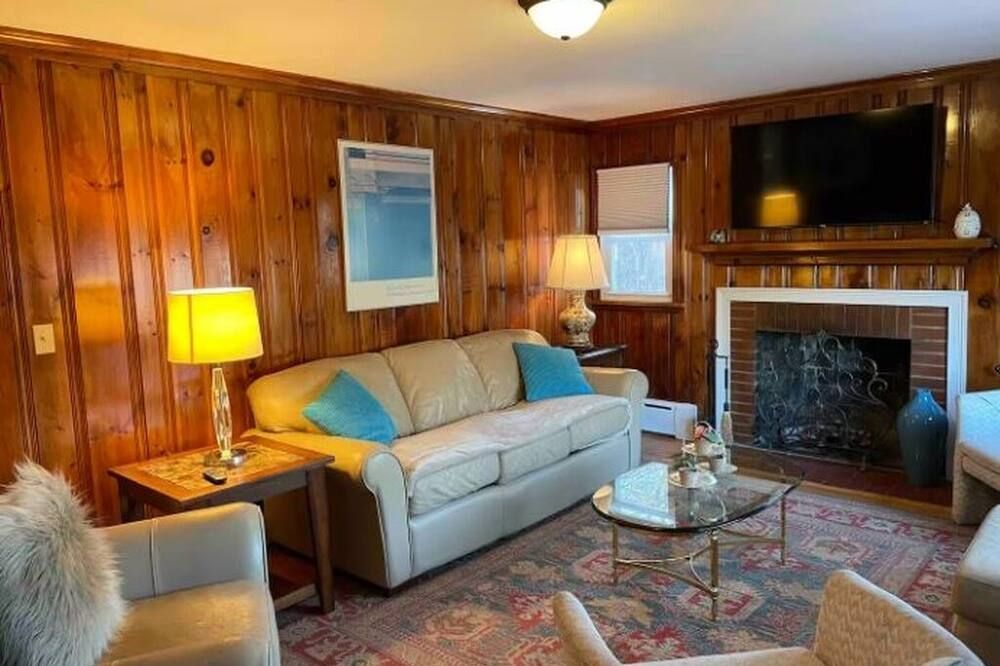 Immaculate 3 bedrooms and very private backyard with firepit.