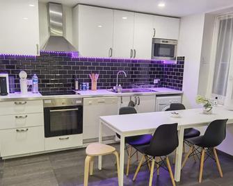 Whole house 30 mn CDG, 30 mn Disney, 30 mn Senlis - Senlis - Cocina