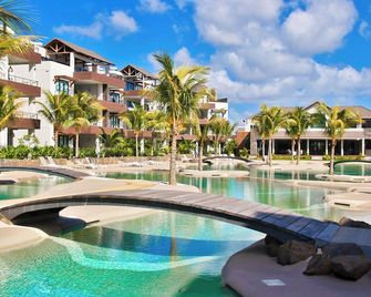 Choisy Les Bains - Mont Choisy - Pool