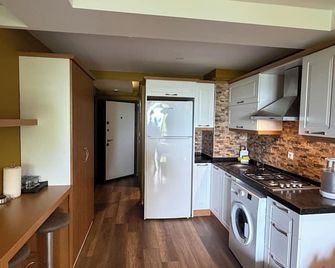 Deluxe Beach Residence - Samsun - Kitchen