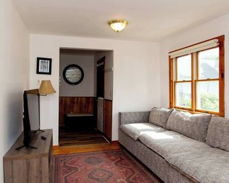 Entire 1 Bdrm house 5 mins from NWMC and DwnTwn - Saint Albans