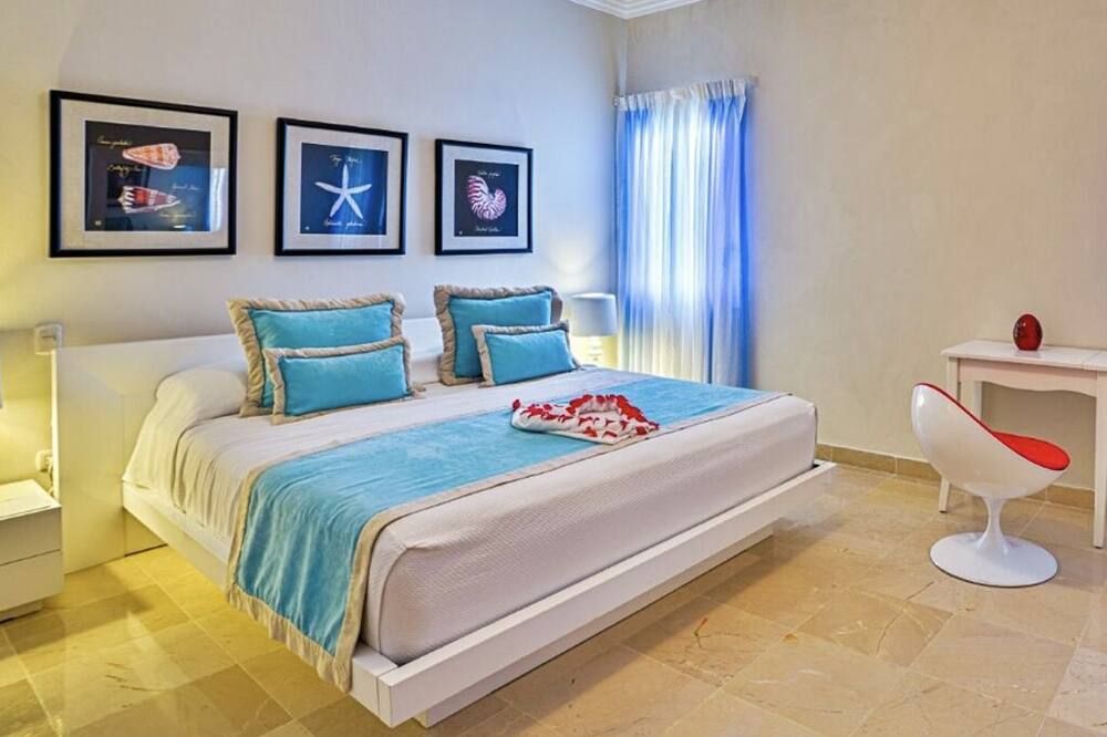 Beachfront Suites in Beautiful Sand of Punta Cana - 3 bedroom/Sleeps 8 - Punta Cana - Habitación