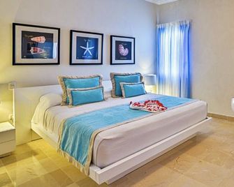 Beachfront Suites in Beautiful Sand of Punta Cana - 3 bedroom/Sleeps 8 - Punta Cana - Habitación