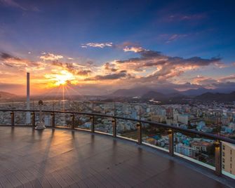 Havana Nha Trang Hotel - נה טראנג - מרפסת