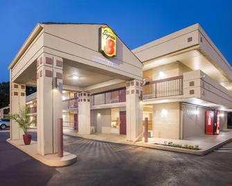 Super 8 by Wyndham Commerce - Commerce - Building