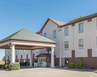 Seasons Inn & Suites Highland - Highland - Edificio