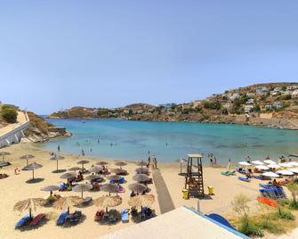 Hotel Kamelo - Vari - Playa