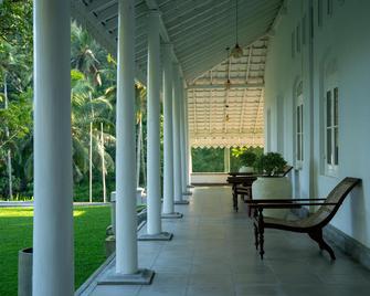Pilagoda Estate Bungalow By The Serendipity Collection. - Galle - Patio