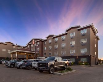Best Western Plus Fort Saskatchewan Inn & Suites - Fort Saskatchewan - Edificio