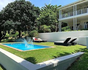 Coral Tree Colony Bed & Breakfast - Southbroom - Pool
