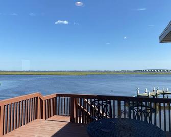 3 Bedroom house with Boat dock and ramp - Manahawkin - Balcony