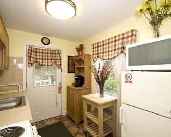 Sunny/Cozy 1 Bdrm Apt, 1 Hr To Nyc - Huntington - Cocina