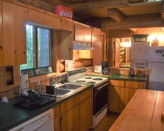 Cascade Log Cabin - Packwood - Cocina