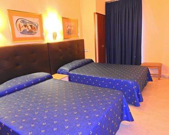 Hostal Bonavista - קאללה - חדר שינה