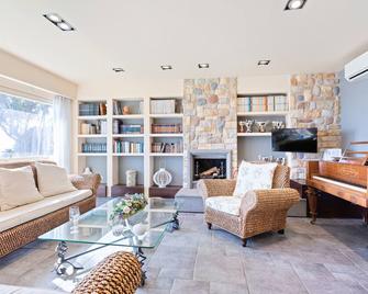 Penelope Seaview Apartment - Catania - Sala de estar