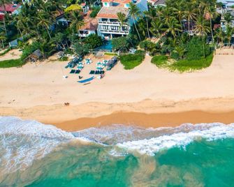 At Ease Beach Hotel - Hikkaduwa - Strand