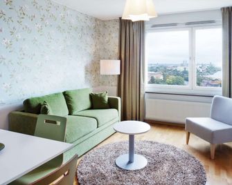 Forenom Aparthotel Stockholm Alvik - Stockholm - Ruang tamu