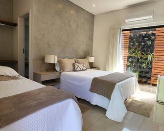 Rei dos Mares Suítes by Easy Hotéis - Ubatuba - Bedroom