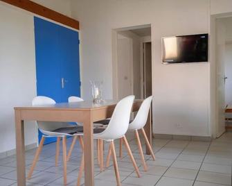 Holiday Home Le Domaine du Lambon-2 by Interhome - La Couarde - Comedor