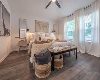 Luxury Bungalow in STA Pet friendly - St. Augustine - Bedroom