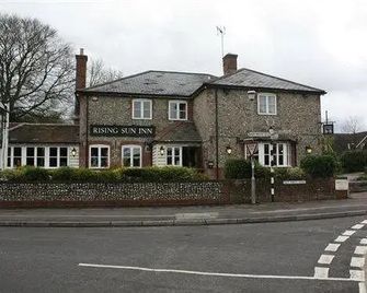 The Rising Sun Inn - Waterlooville - Building