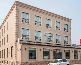 Woodstock Inn and Suites - Вудсток - Будівля