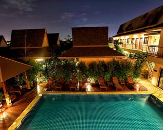 Ploykhumthong Boutique Resort - Bangkok - Piscina