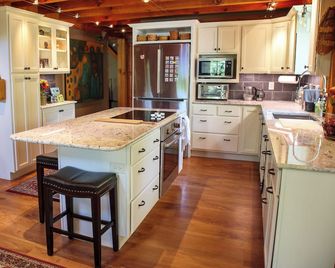 Cozy Cabin 2-Bedroom near Miami University in Oxford, OH - Oxford - Kuchyň