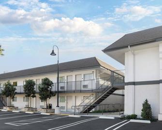 Orange Grove Inn - Tustin - Gebäude