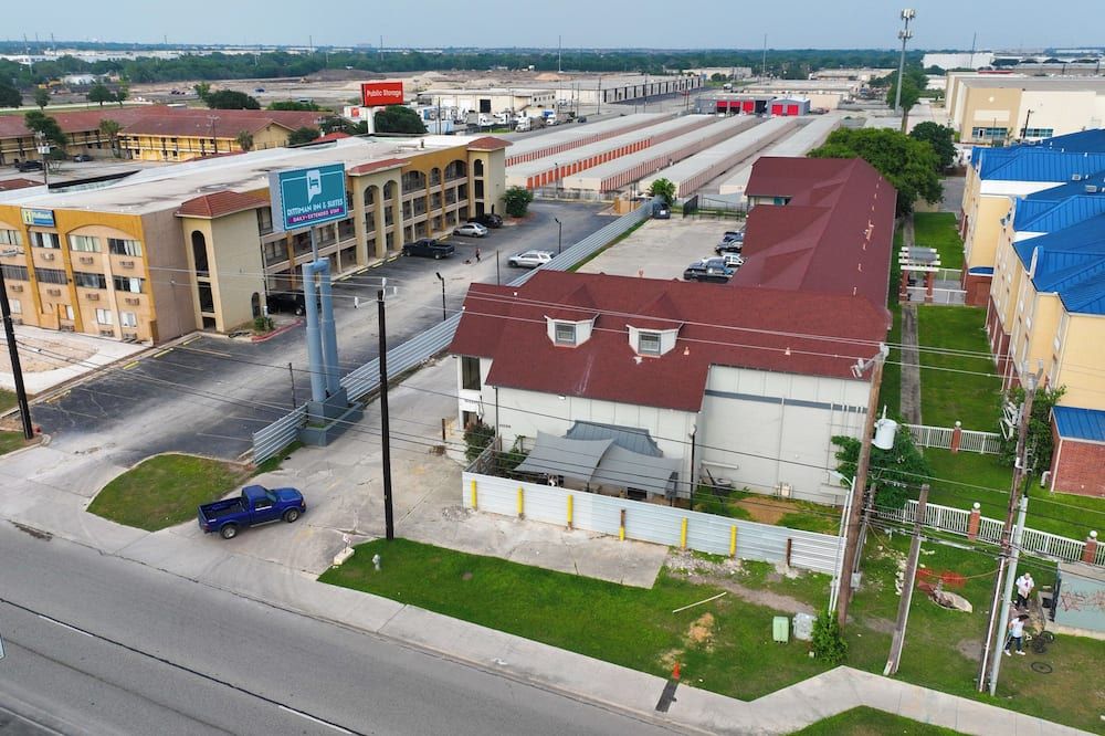Rittiman Inn And Suites - San Antonio