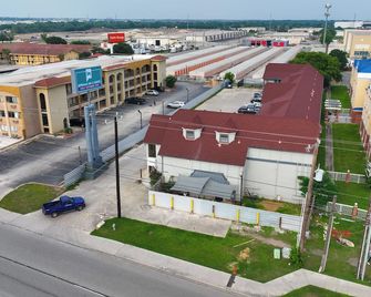 Rittiman Inn And Suites - San Antonio
