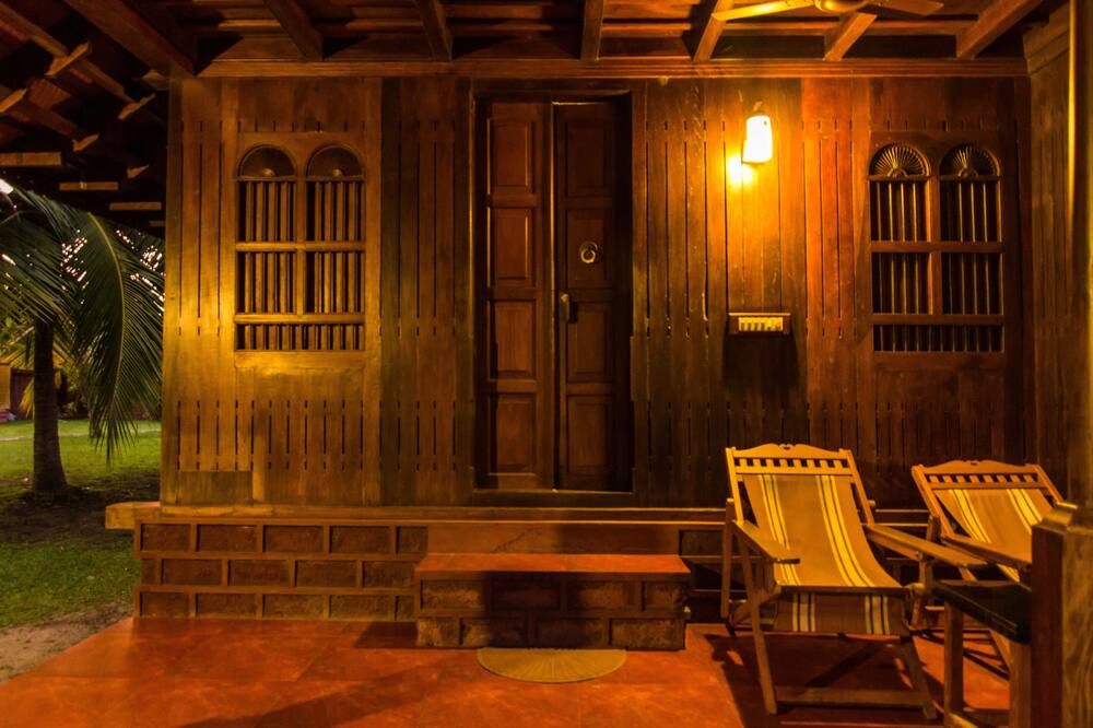 Kondai Lip Backwater Heritage Resort - Alappuzha - Innenhof