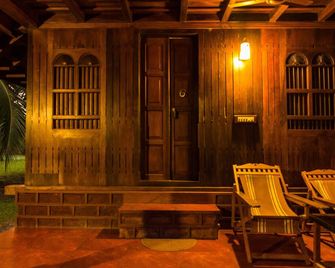 Kondai Lip Backwater Heritage Resort - Alappuzha - Patio