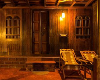 Kondai Lip Backwater Heritage Resort - Alappuzha - Innenhof