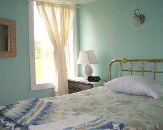 Maine ocean front cottage with spectacular views - South Thomaston - Bedroom