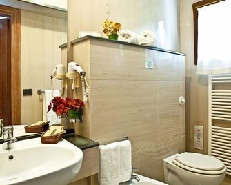 Hotel Daniel - Pescasseroli - Baño