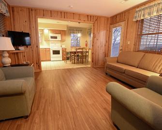 Lake Cumberland State Resort Park - Jamestown - Living room
