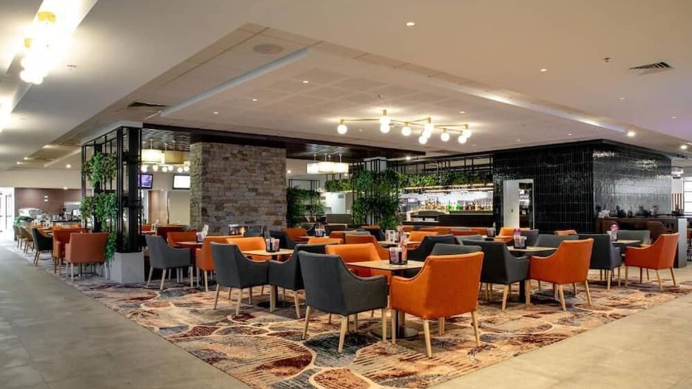 Young Federation Motor Inn and Services Club